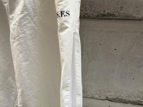 プライベートブランドバイエスエフエスのトラックパンツ