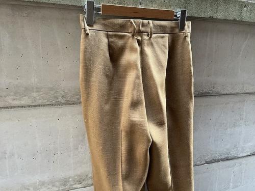 オーラリーのスラックス