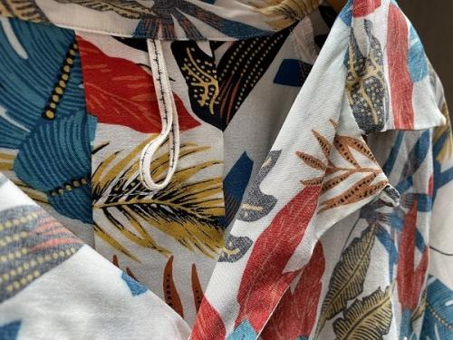 エムズブラックのアロハシャツ