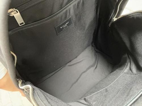 バックパックのバッグ