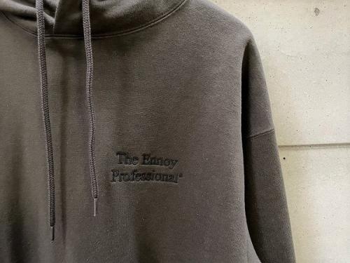 エンノイ×スタイリストシブツのパーカー