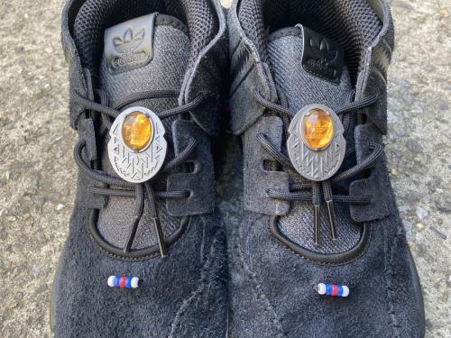 adidasのアディダス