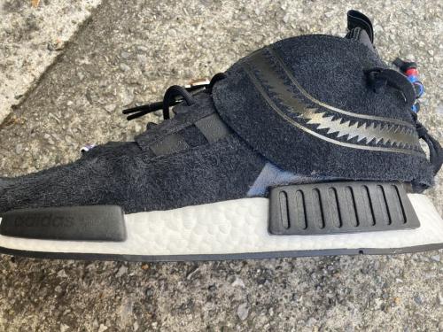 スニーカーのNMD