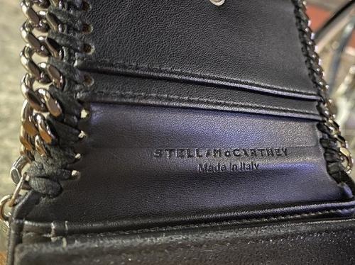 三つ折り財布のウォレット