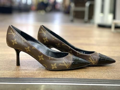 LOUIS VUITTONのルイ ヴィトン