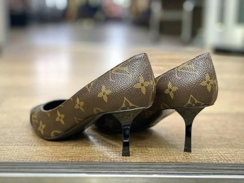 ルイ ヴィトンのパンプス