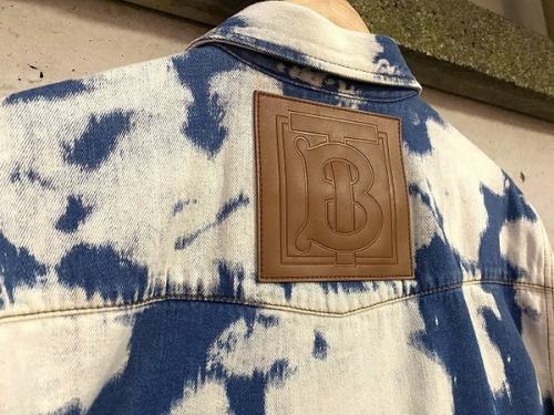 バーバリーのデニムシャツ
