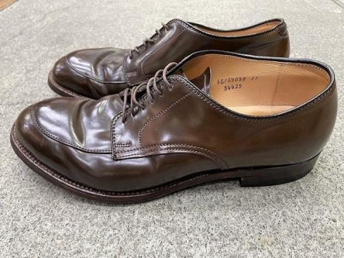 オールデンのVチップシューズ