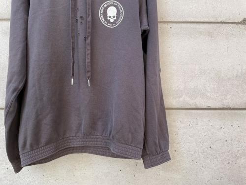 ナンバーナインのパーカー