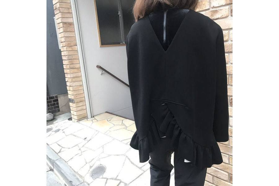 K*t様 美品マルニMARNI ネイビー クロップドスウェットマルジェラサカイ MARNI(マルニ)FLJE0213QX/UTC275 バイカラー ロゴスウェット 正規品