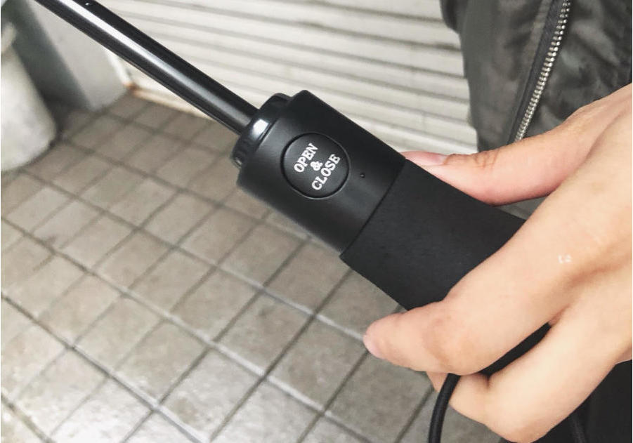 Supreme / シュプリーム より、梅雨に欠かせないShedRain Reflective 