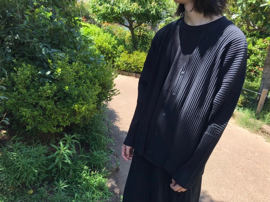 HOMME PLISSÉ ISSEY MIYAKE ロングカーディガン 紺色