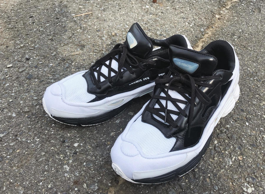 靴 adidas by RAF SIMONS OZWEEGO US9 27cm adidas by RAF SIMONS /アディダス バイ ラフシモンズ よりOZWEEGO