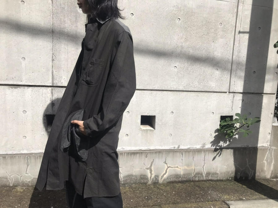 Yohji Yamamoto Pour Homme / ヨウジヤマモトプールオム 2018SSコレクションよりリネン混ロングコート のご紹介。[2019.08.14発行]