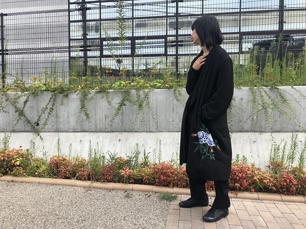 Y's / ワイズ 2018AWコレクションより牡丹刺繍のガウンコートをご紹介 Y's / ワイズ 2018AWコレクションより牡丹刺繍のガウンコートをご紹介