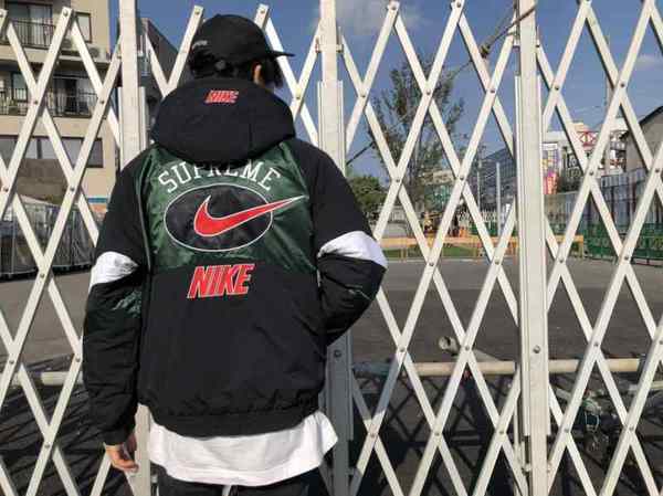 クリアランスショップ Jacket Sport Hooded Nike Supreme M 19SS ナイロンジャケット