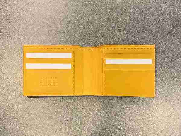 Maison Margiela / メゾンマルジェラの代名詞である4つタグが Maison Margiela / メゾンマルジェラの代名詞である4つタグが
