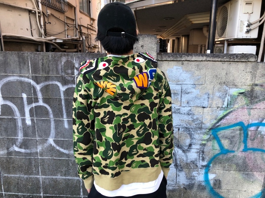 A BATHING APE/ア ベイシング エイプよりBAPE ABC SHARK FZIP HOODYの 