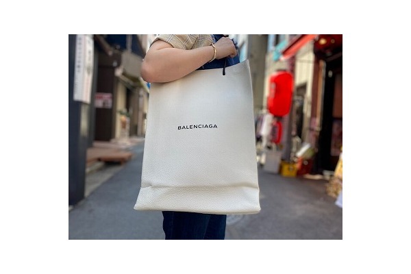 BALENCIAGA /バレンシアガ よりノースサウスレザーショッピングトート 