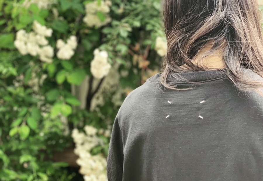 メゾンマルジェラ　10 前V ダメージ加工　サイズ48 美品 Maison Margiela 10 メゾンマルジェラ ダメージ加工Tシャツ