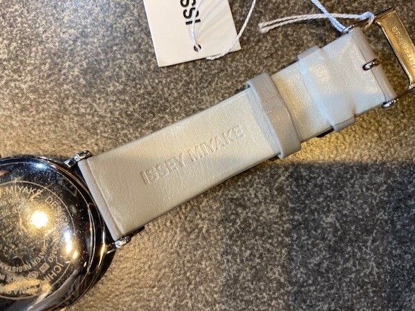 ISSEI MIYAKE / イッセイ ミヤケ × 岩崎一郎よりコラボリストウォッチ