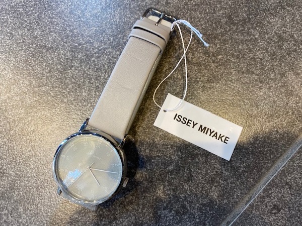 ISSEI MIYAKE / イッセイ ミヤケ × 岩崎一郎よりコラボリストウォッチ