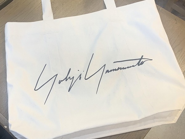 YOHJI YAMAMOTO / ヨウジヤマモト より 青山店限定ノベルティ