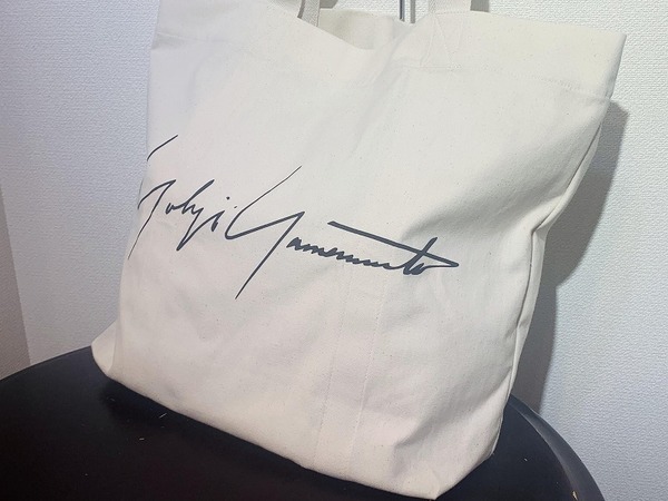 YOHJI YAMAMOTO / ヨウジヤマモト より 青山店限定ノベルティ