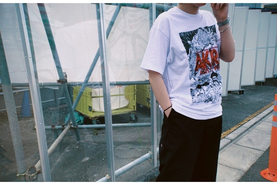 【新品未使用】アキラ AKIRA ART OF WALL Tシャツ　Lサイズ