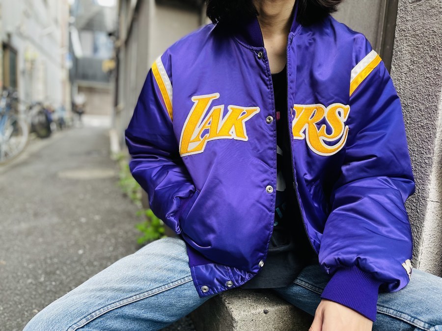 【正規品】新品タグ付LAKERS レイカーズ　スタジャン　ブルゾン　刺繍ワッペン