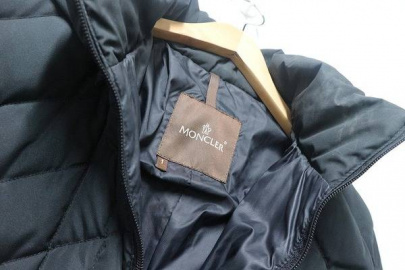 「レディースのMONCLER 」