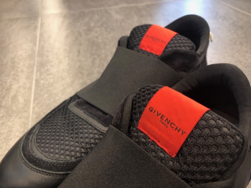 GIVENCHY/ジバンシーより17SSリカルドティッシコレクションの