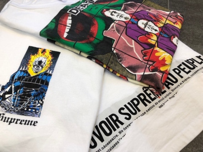 「ストリートブランドのSUPREME 」