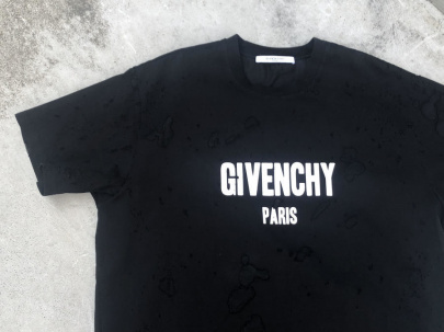 「インポートブランドのGIVENCHY 」