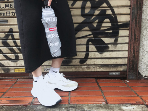 Supreme / シュプリーム より、梅雨に欠かせないShedRain Reflective 