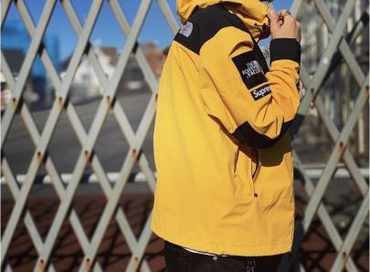 「ストリートブランドのSUPREME × THE NORTH FACE 」