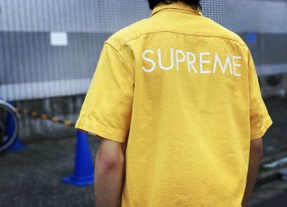 「ストリートブランドのSUPREME 」