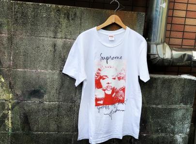 「ストリートブランドのSUPREME 」