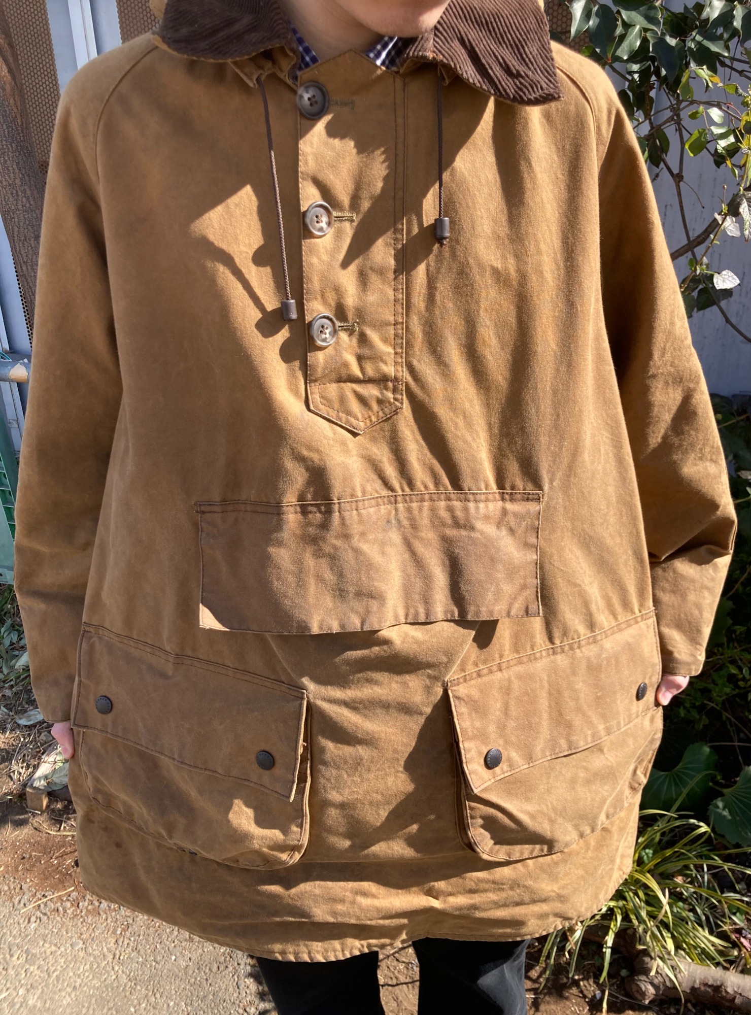 Barbour より 90
