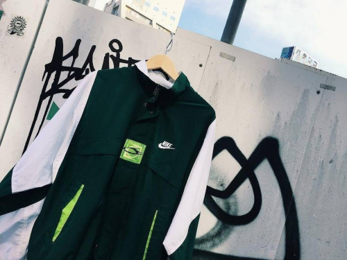 下北沢の柄シャツ