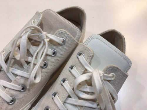 シューズ・バッグのスニーカー