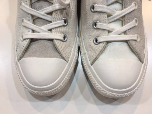 スニーカーの下北沢