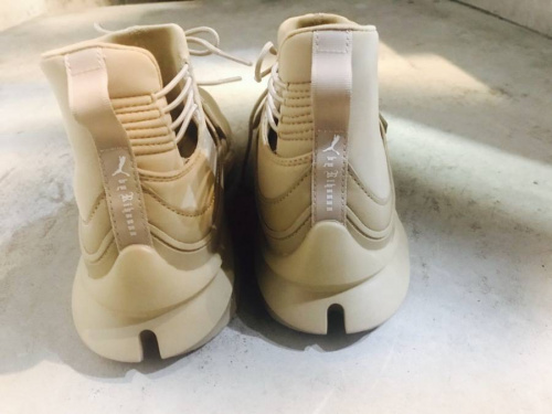 スニーカーのコラボ