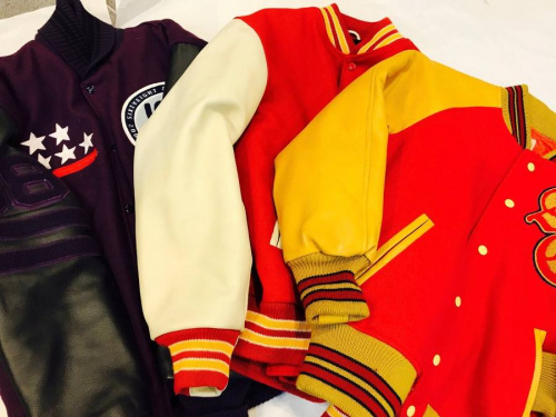 メンズのトップス