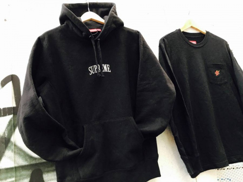 メンズのトップス