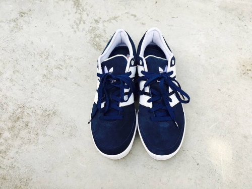 シューズ・バッグのスニーカー