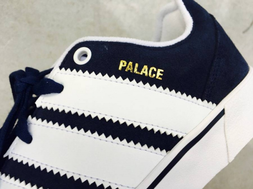 adidasのPALACE