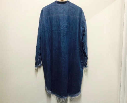 レディースのAcne