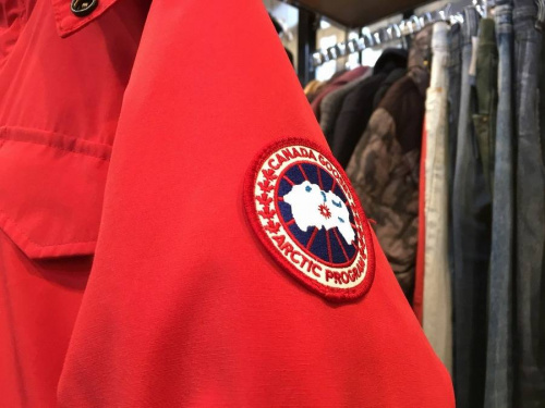 メンズのトップス