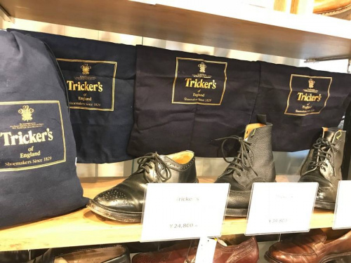 ファッションのシューズ